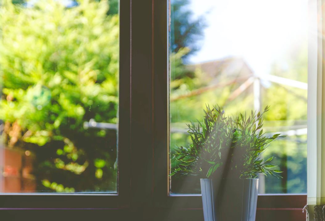 Ciepły montaż okien – co to takiego?